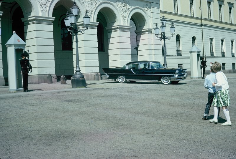King departing palace in Oslo