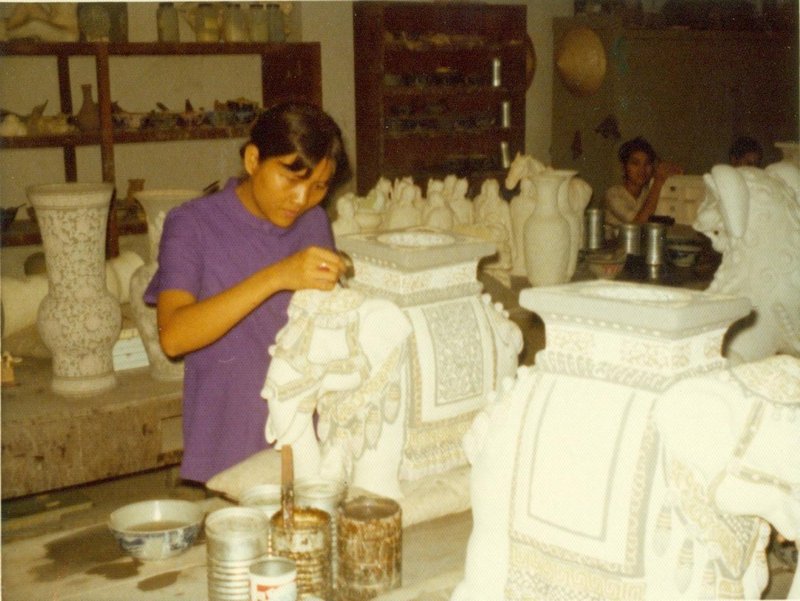 Lady carving a BUFE