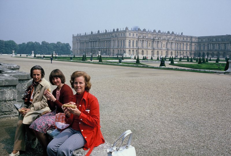 Mary, Linda and Mom at Versailles