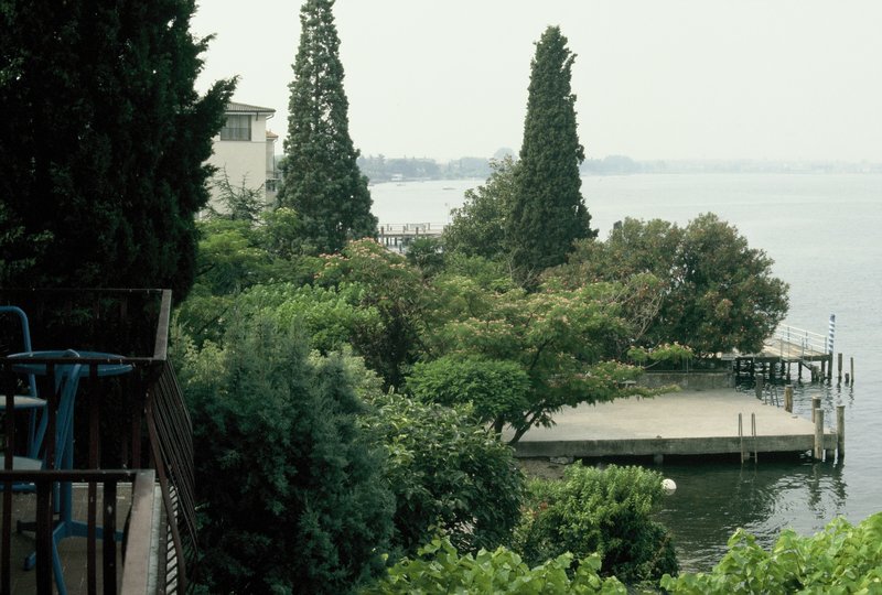 View along the peninsula at Sirmione