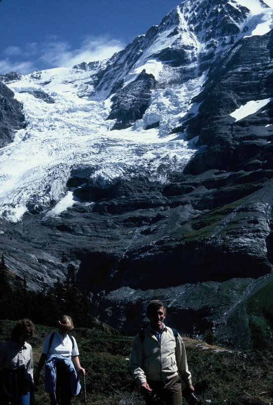 Hiking below the Jungfrau and its glacier