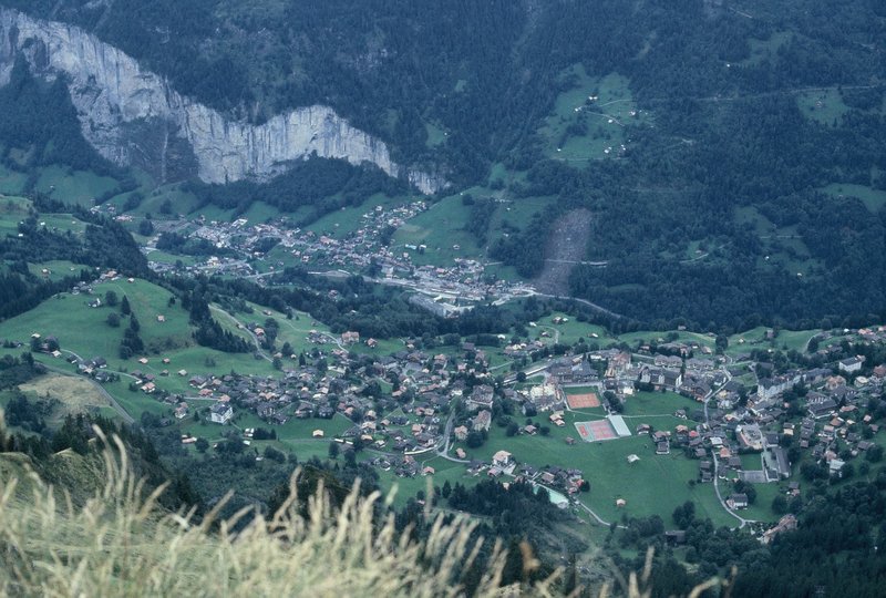 View of Wengen and Lauterbrunnen