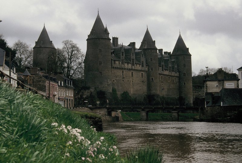 Castle in the middle of Brittany