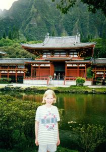 Rosanna at the Byodo-In Temple