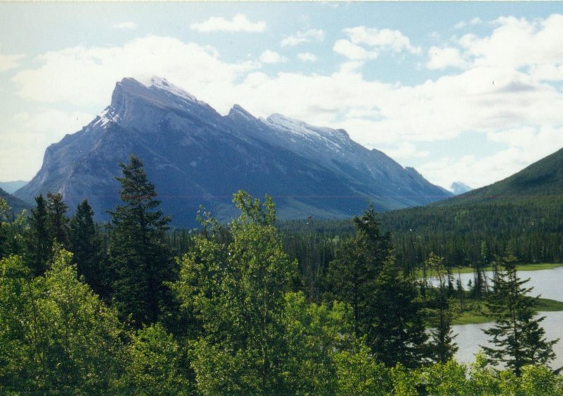 Another view along the Icefields Parkway
