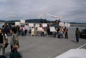 Peace demonstrators welcome us in Oslo
