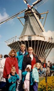 Linda, Steve and Carol with the kids at Keukenhof