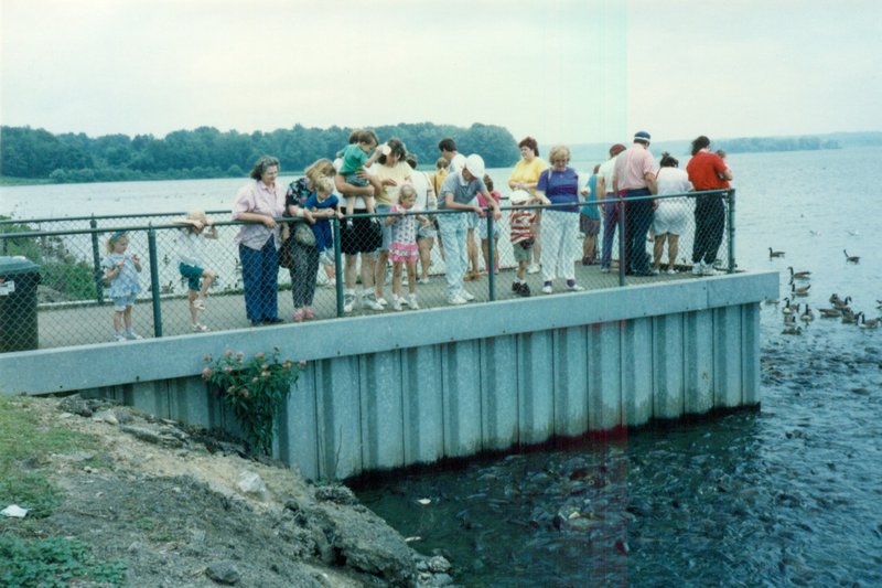 Linda and Her Mom with the kids watching the cat fish at Pymatuning Dam