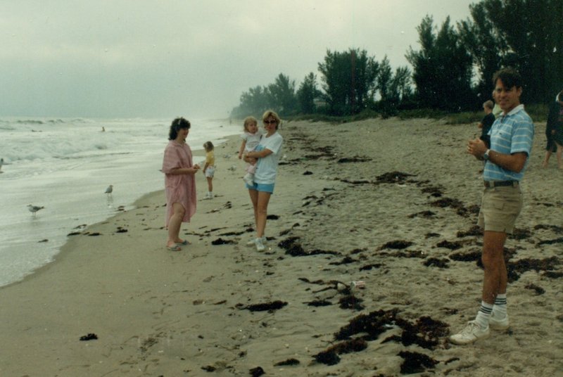 Linda, Alyssa, Sue with Rosanna, and Rob on the beach at Jupiter Island