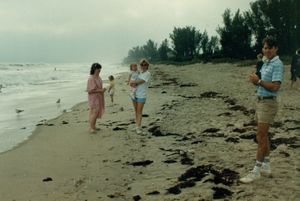 Linda, Alyssa, Sue with Rosanna, and Rob on the beach at Jupiter Island