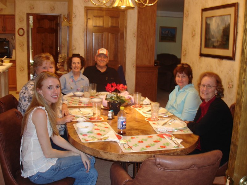 Tamara, my sister Carol, cousins Jan and Don, Linda and Mom having dinner at our home