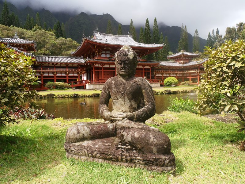 10 Byodo-In Temple in the Valley of the Temples