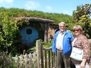 Hobbiton dwelling with Bob and Linda