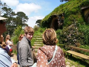 Hobbiton dwelling with Will and Linda waiting to meet Frodo Baggins