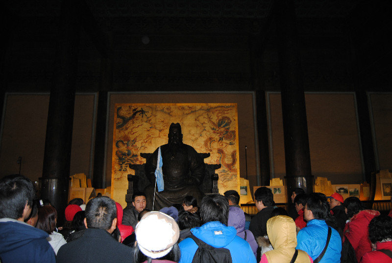 Emperor Jongle statue at the Chang Ling hall