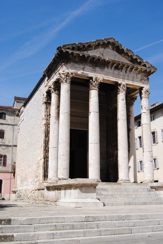 Temple of Romae and Augustus, Pula