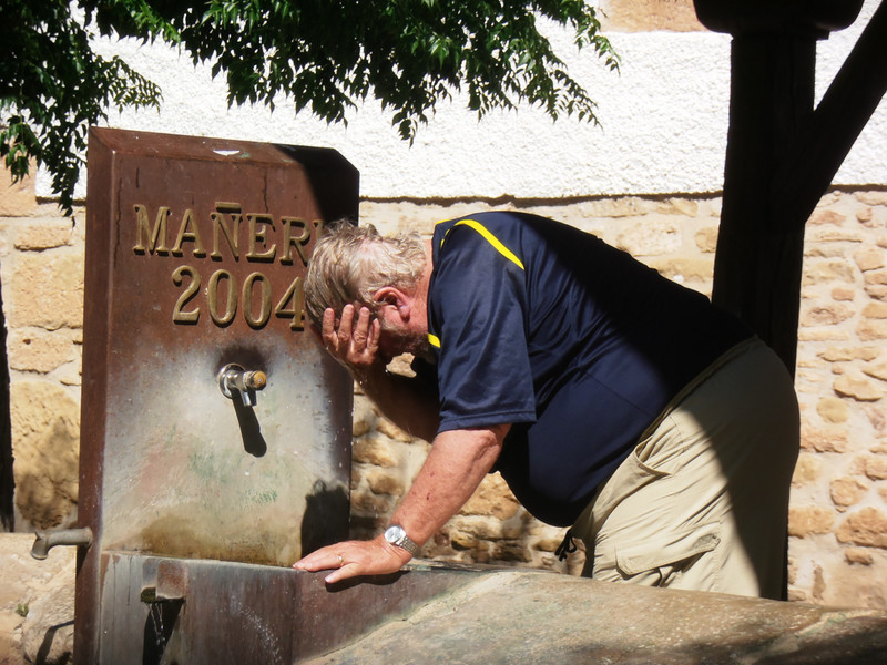 Bob cooling of in the fountain in Manuru