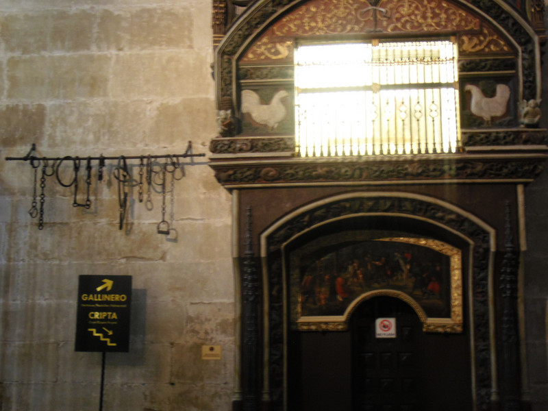 Chains and chickens in the Santa Domingo de la Calzada cathedral