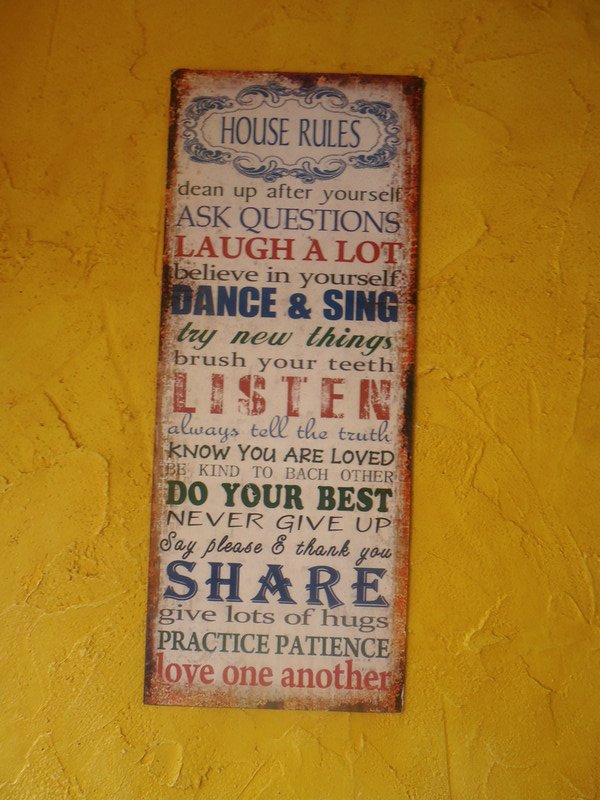 Wise advice at the albergue Cuatro Cantones in Belorado