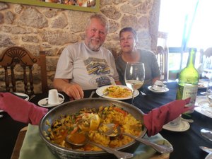 Bob and Jenny having lunch on the tour to Muxia