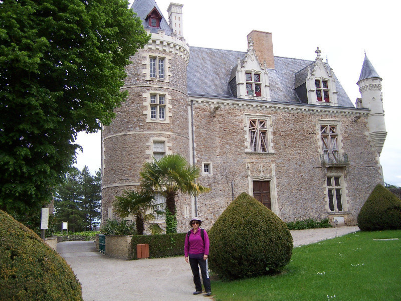 Villeveque chateau (3)