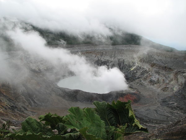 Volcan Poas - with lake and cloud