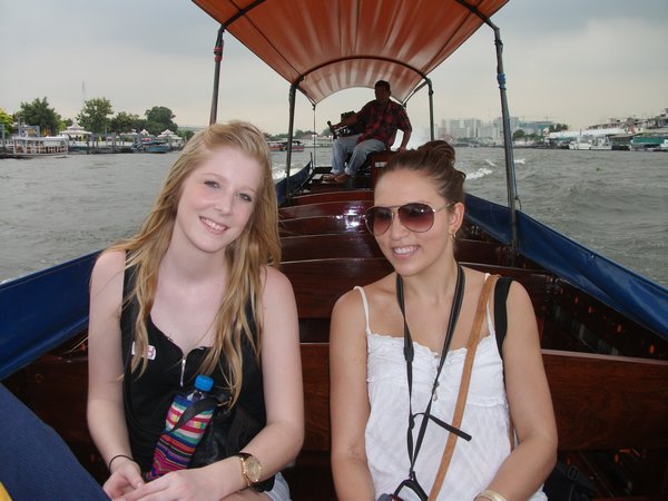 Girls on Chao praya River