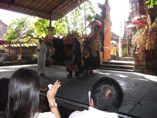 Balinese Dancing 1