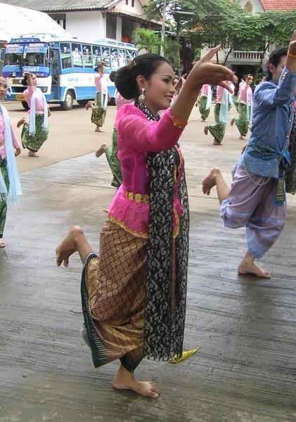 Thai Women Dancing