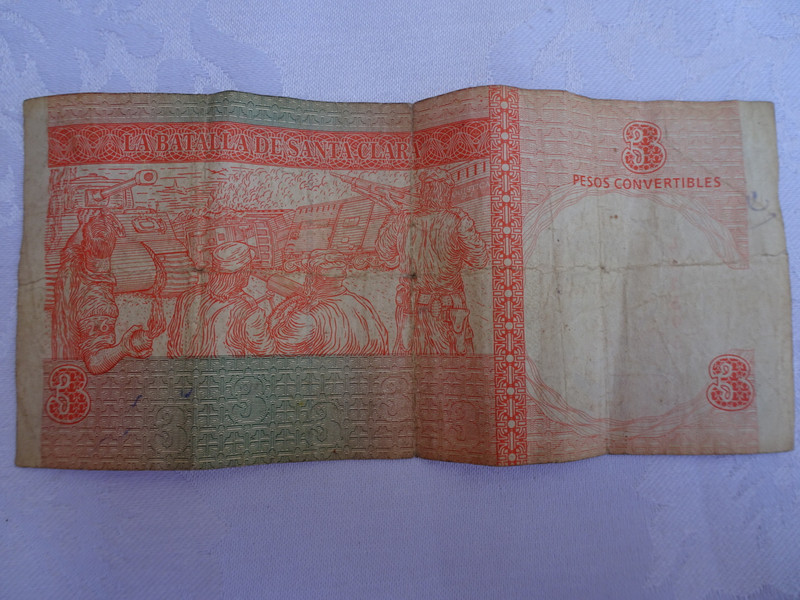 3 CUC note depicting a famous battle from the revolution