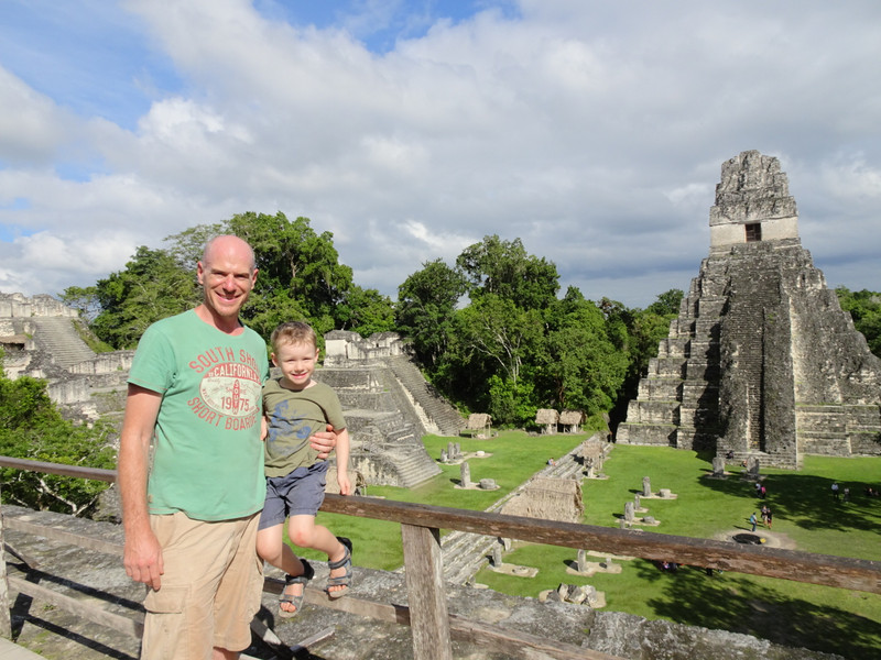 Grand placa in Tikal