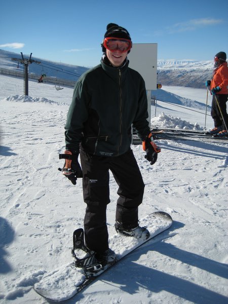 Kev Attempting to snowboard, Cardrona