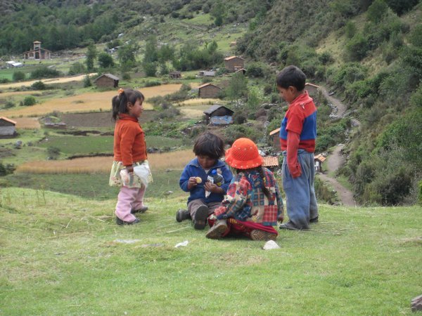 Cool peruvian kids