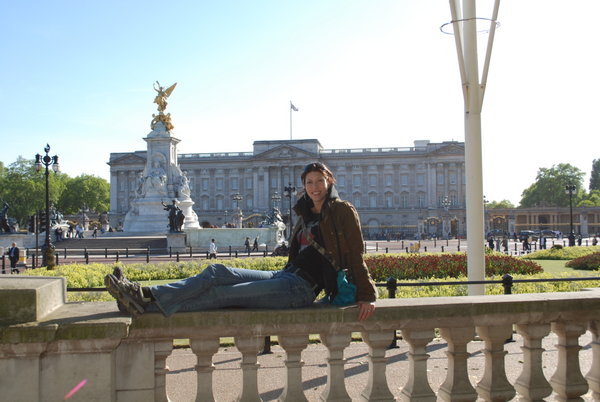 Chillin' in front of the Queens Palace