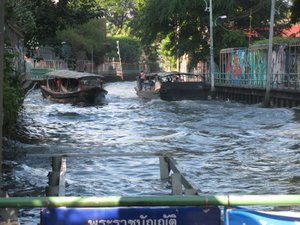 khlong water taxi