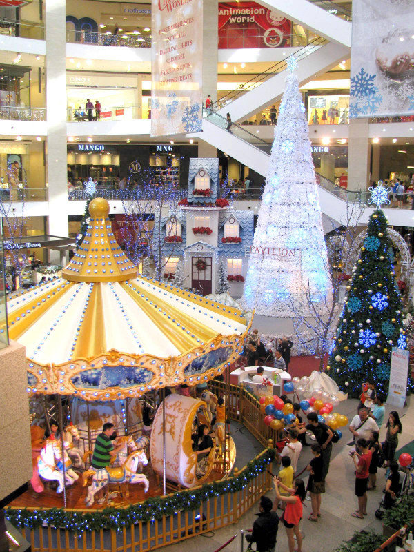 center court tree AND carousel