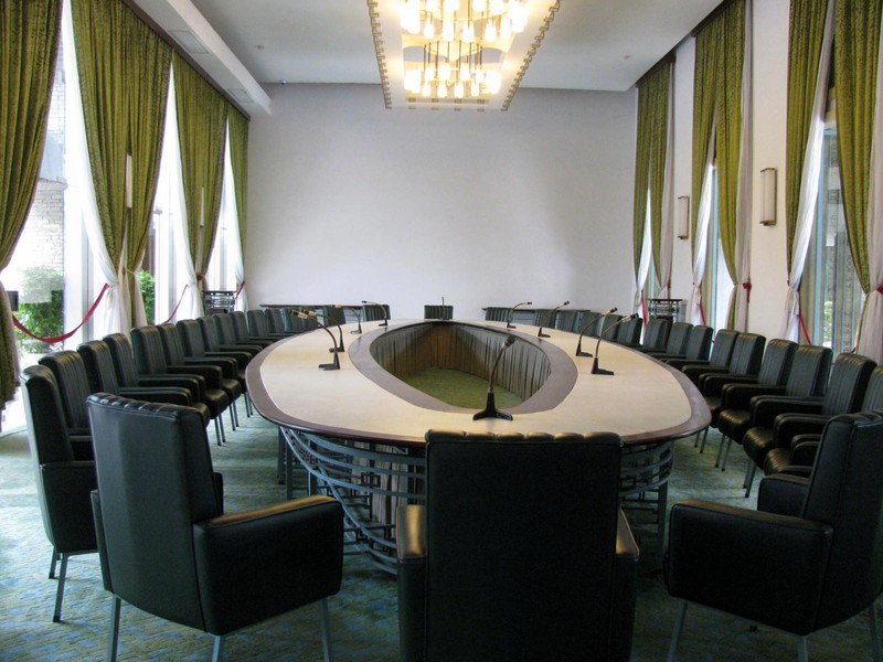 cabinet meeting room