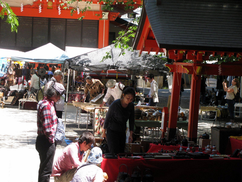 Sunday antique market