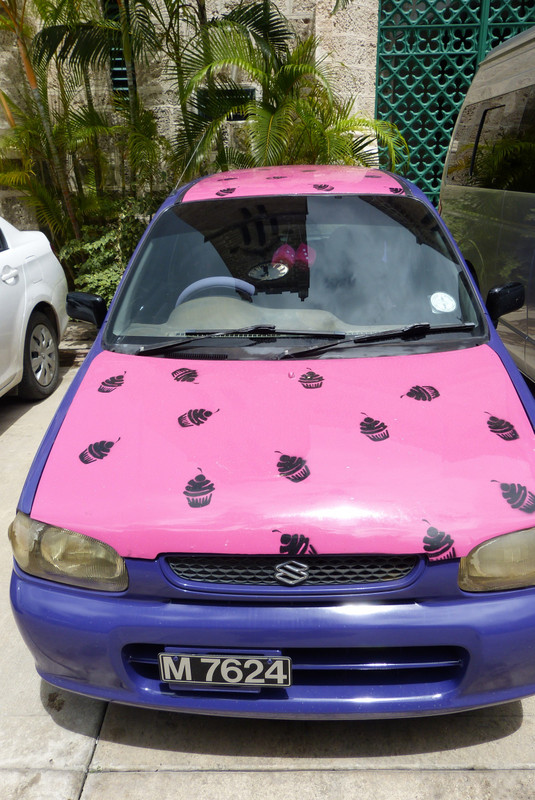 A cupcake car!