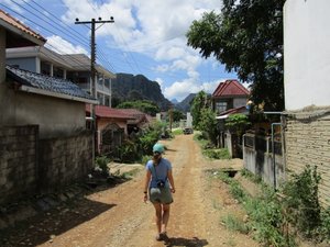 Walk to Tham Chang Cave