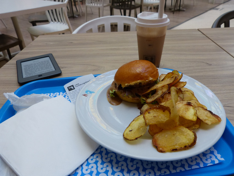 Burger, chips, and bubble tea 