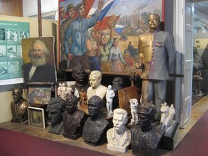 Communism statues