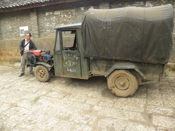 Old truck in Baisha