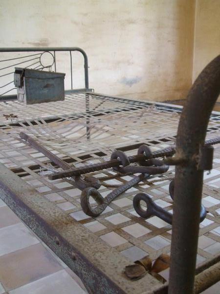 bed with shackles 