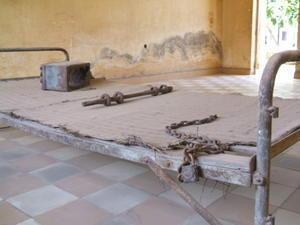 bed with shackles 