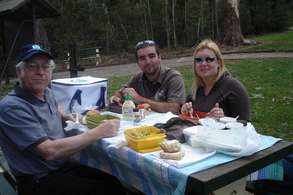 lunch near the 3 sisters