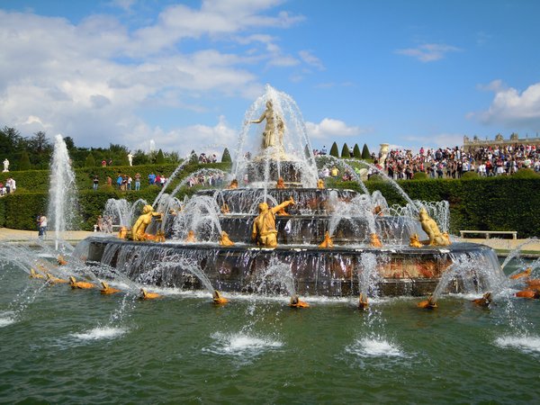 fountain Versailles