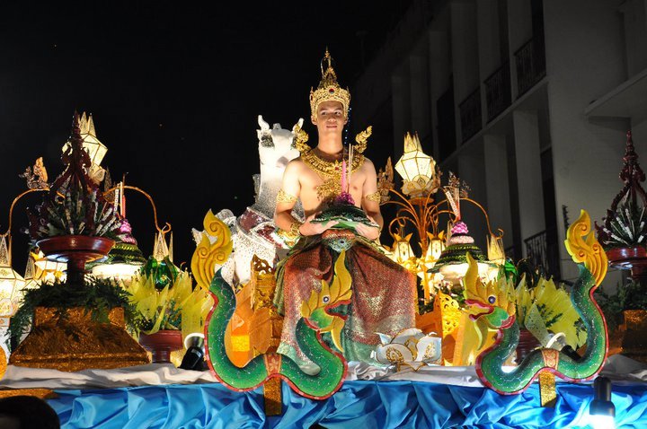 Loikratong Parade