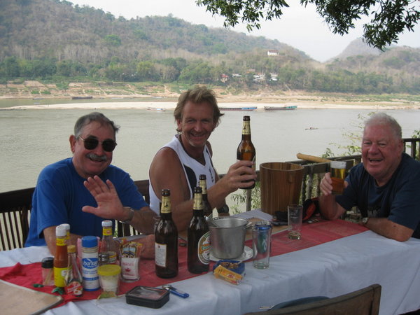 Dave and his ozzie kronies, 1st Mekong test 2010