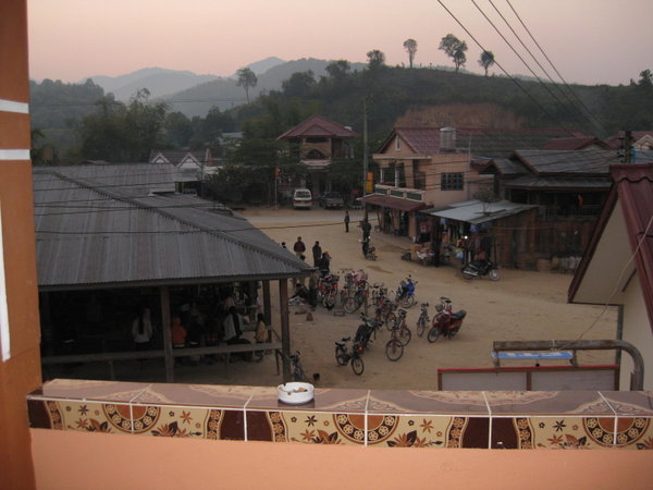 Market from hell, Vieng Thong